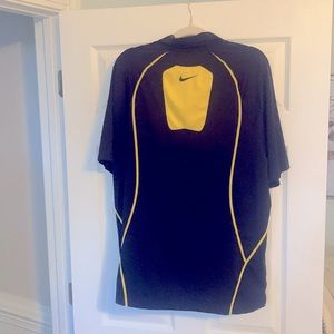 Nike Golf Shirt Size Large Black and Yellow